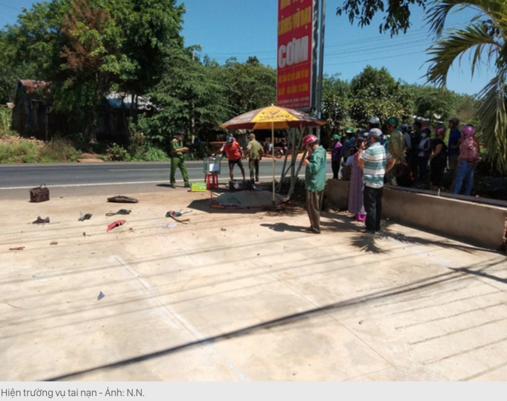 Hiện trường vụ tai nạn khiến vợ chồng anh Xênh thiệt mạng.