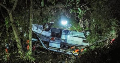 Xe buýt chở học sinh lao xuống vực sâu ở Indonesia khiến ít nhất 27 người thương vong