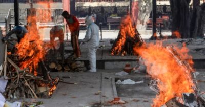 Ấn Độ: Ca mắc mới COVID-19 và tử vong tăng vọt, lò hỏa thiêu bị nóng chảy vì hoạt động liên tục