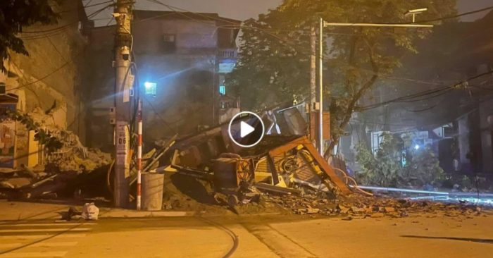 Nhà 3 tầng bất ngờ đổ sập trong đêm ở Lào Cai
