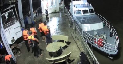 Chìm tàu trên sông Nhà Bè, 5 người vừa bơi vừa thổi còi kêu cứu trong đêm