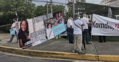 Người dân Guatemala chào đón Phó TT Mỹ Kamala Harris bằng biểu ngữ ‘Hãy về đi’, ‘Trump đã thắng cử’