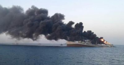 Video Tàu hải quân lớn nhất của Iran bốc cháy 20 tiếng trước khi chìm xuống biển