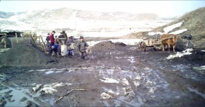 Trẻ mồ côi Triều Tiên ‘tình nguyện’ làm việc trong mỏ than, công trường để đền đáp chính quyền