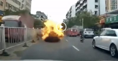 Video: Ô tô đang đi trên đường bất ngờ bốc cháy ngùn ngụt