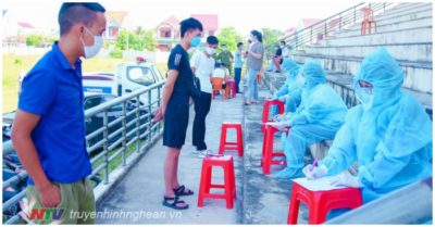 Nghệ An: Xe khách chở 20 người từ vùng dịch về không khai báo y tế