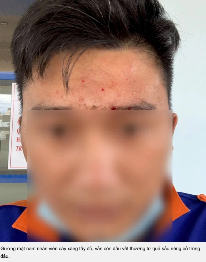Video: Bị nhắc nhở đeo khẩu trang, PCT huyện ném sầu riêng vào mặt nhân viên cây xăng
