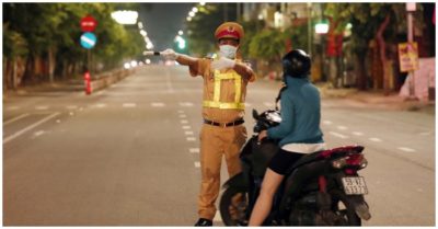 Sáng 26/7: Việt Nam vượt mốc 100.000 ca Covid-19; Người dân TP. HCM không ra đường sau 18h