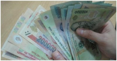 Kết cục có hậu vụ ‘bé trai 12 tuổi lấy tiền hàng xóm đi mua đồ rồi phát từ thiện cho dân nghèo’