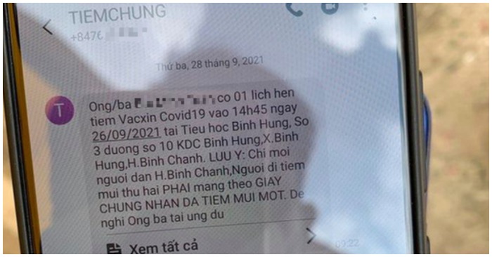 Tin nhắn giả có nội dung mời tiêm vắc xin Covid-19 (ảnh chụp màn hình trên báo Tuổi Trẻ).