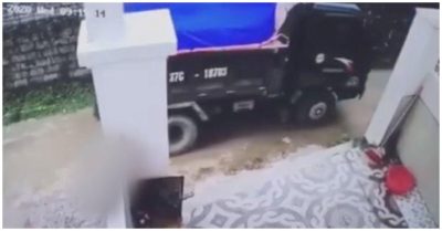 Thương tâm bố lùi xe tải vô tình đè trúng con trai 2 tuổi