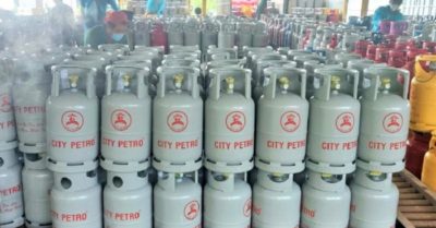 Giá gas tiếp tục tăng, gần nửa triệu đồng một bình 12kg