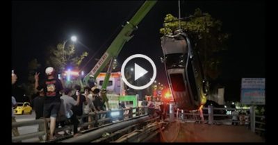 Video: Xe 7 chỗ lao thẳng xuống suối giữa đêm khuya, tài xế thoát nạn nhờ cửa sổ trời