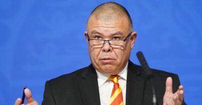 Giáo sư gốc Việt được Nữ hoàng Anh phong tước hiệp sĩ