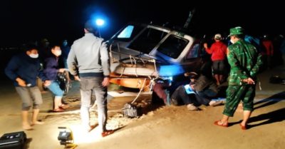 Lật ca nô du lịch ở Cửa Đại: Tìm thấy thi thể bé 3 tuổi kẹt trong khoang