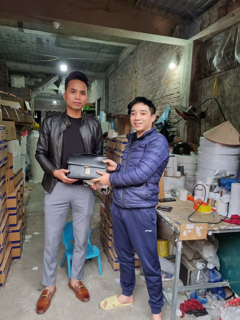 trả tiền