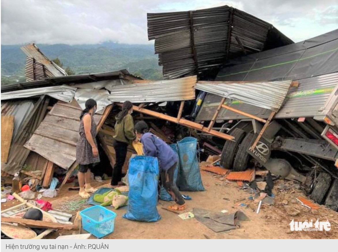 Ôtô tải tự trôi tông sập nhà dân, 2 cháu bé thiệt mạng