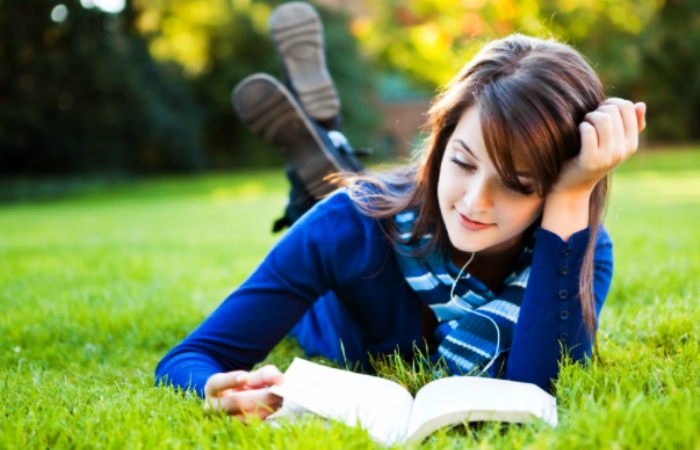 Tập thói quen làm bạn với sách giúp cuộc sống tích cực hơn