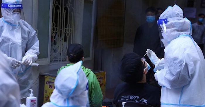 Việt Nam lần đầu vượt mốc 26.000 ca nhiễm vào ngày 10/2/2022 (ảnh: TTXVN).