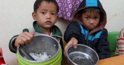 Cập nhật tối 23/4: Ca tử vong do Covid thấp nhất sau 9 tháng; Giá thực phẩm tăng 37%, nghèo đói gia tăng