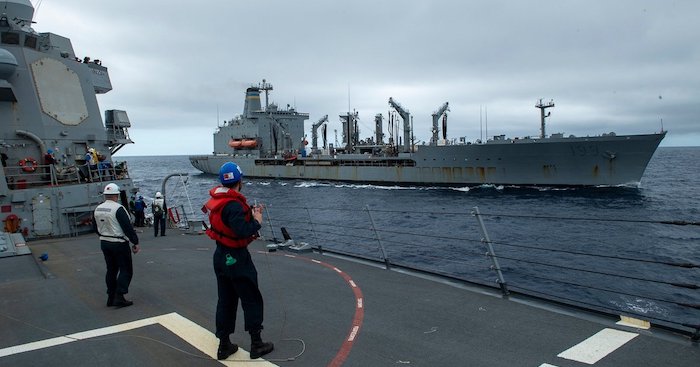 Hải quân Hoa Kỳ thông báo tàu sân bay USS Sampson (DDG-102) đã đi qua eo biển Đài Loan hôm 26/4/2022. Động thái này khiến Trung Quốc nổi giận, theo Al Jazeera. Ảnh: Taiwanews/Twitter.