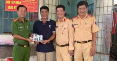 Chủ tịch xã ở Bến Tre bấm trúng biển số ngũ quý 6: Để xài, không bán