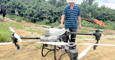 Nông dân đầu tư Drone nông nghiệp làm vườn hiệu quả