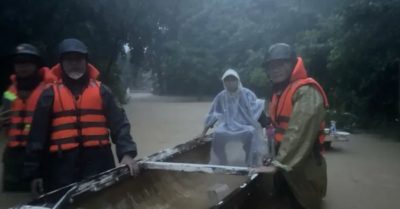 Người phụ nữ ở Huế bị lũ cuốn trôi khi đi bộ ra bến xe