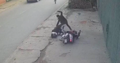 Nam thanh niên dùng dao tấn công đôi nam nữ giữa phố vì ghen tuông